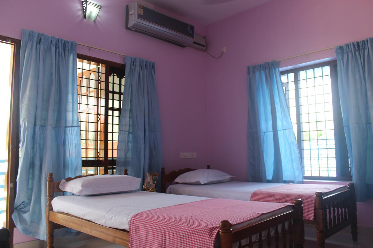 Puthenchirayil Homestay 트리반드룸 외부 사진